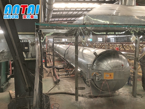 河北邢臺(tái)硫化罐安裝現(xiàn)場(chǎng)